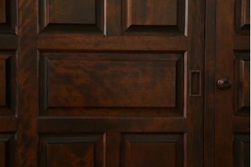 中古　北海道民芸家具　OM175　シックなデザインの玄関棚(サイドボード、下駄箱、戸棚)(定価約27万円)