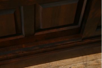 中古　北海道民芸家具　OM175　シックなデザインの玄関棚(サイドボード、下駄箱、戸棚)(定価約27万円)