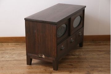 レトロ家具　昭和レトロ　当店オリジナル花菱ガラス　丸窓が目を引くリメイク戸棚(ローボード)