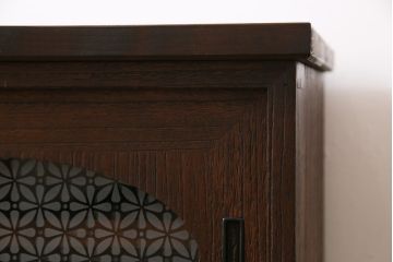 レトロ家具　昭和レトロ　当店オリジナル花菱ガラス　丸窓が目を引くリメイク戸棚(ローボード)