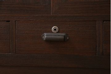 レトロ家具　昭和レトロ　当店オリジナル花菱ガラス　丸窓が目を引くリメイク戸棚(ローボード)