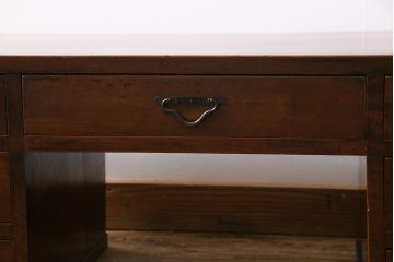 アンティーク家具　和製アンティーク　カバ材　柔らかな木肌が上品な両袖文机(作業台、両袖机)
