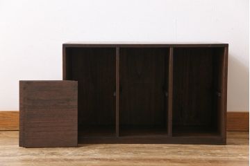 アンティーク家具　古民具・骨董　大正期　総桐材　倹飩(けんどん)式扉　味わい深いアンティークの収納棚(書棚)