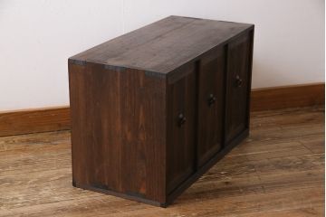 アンティーク家具　古民具・骨董　大正期　総桐材　倹飩(けんどん)式扉　味わい深いアンティークの収納棚(書棚)