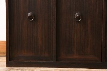 アンティーク家具　古民具・骨董　大正期　総桐材　倹飩(けんどん)式扉　味わい深いアンティークの収納棚(書棚)