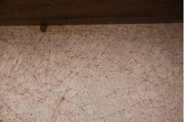 レトロ家具　レトロ　小振り　上品な和の風情を感じられるガラス扉つき飾り棚(ガラスケース、収納棚)