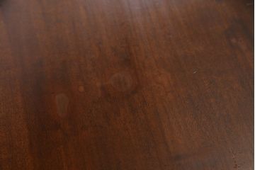 レトロ家具　レトロ　小振り　上品な和の風情を感じられるガラス扉つき飾り棚(ガラスケース、収納棚)