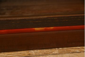 レトロ家具　レトロ　小振り　上品な和の風情を感じられるガラス扉つき飾り棚(ガラスケース、収納棚)