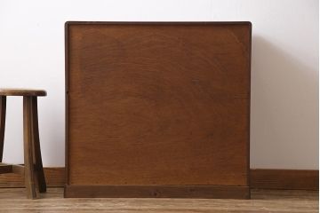 レトロ家具　レトロ　小振り　上品な和の風情を感じられるガラス扉つき飾り棚(ガラスケース、収納棚)