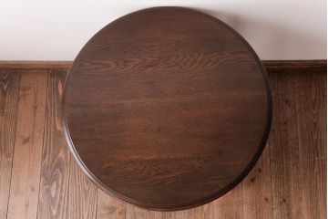 アンティーク家具　昭和中期　ナラ材　クラシカルなデザインの小振りなサイドテーブル(リビングテーブル、花台)