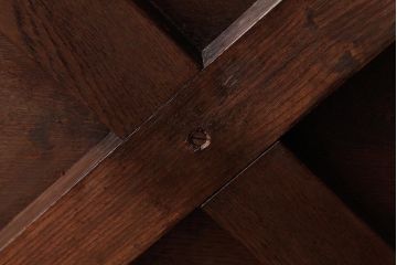 アンティーク家具　昭和中期　ナラ材　クラシカルなデザインの小振りなサイドテーブル(リビングテーブル、花台)