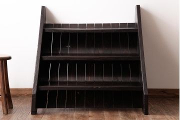 アンティーク家具　和製アンティーク　松材　明治期の階段をリメイクした飾り棚(陳列棚、ディスプレイラック)