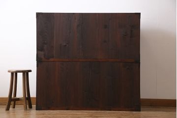 アンティーク家具　和製アンティーク　前面ケヤキ材　縁起物の意匠が施された重ねの二本松箪笥(引き出し、衣装箪笥)