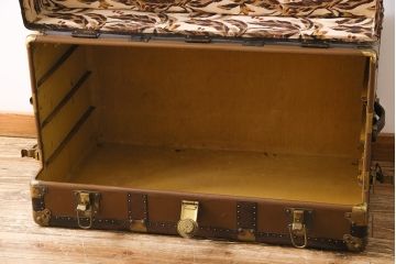 和製アンティーク　ビンテージスタイルにおすすめな珍しいトランクチェスト(ローチェスト)