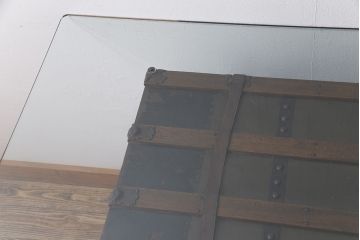アンティーク雑貨　昭和レトロ　リメイク　渋さが漂うトランクダイニングテーブル(トランクテーブル)