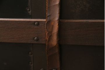 アンティーク雑貨　昭和レトロ　リメイク　渋さが漂うトランクダイニングテーブル(トランクテーブル)