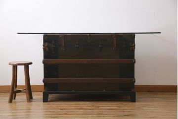 アンティーク雑貨　昭和レトロ　リメイク　渋さが漂うトランクダイニングテーブル(トランクテーブル)
