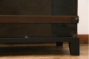 アンティーク雑貨　昭和レトロ　リメイク　渋さが漂うトランクダイニングテーブル(トランクテーブル)