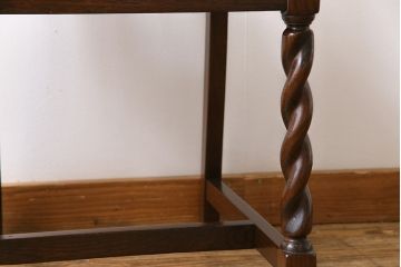 アンティーク家具　イギリスアンティーク　ツイストレッグ　ゴブラン織り　優雅な佇まいのオーク材製ダイニングチェア(椅子)(2)