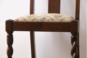 アンティーク家具　イギリスアンティーク　ツイストレッグ　ゴブラン織り　優雅な佇まいのオーク材製ダイニングチェア(椅子)(3)