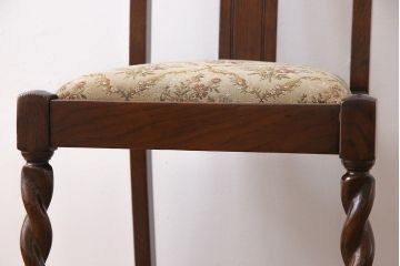アンティーク家具　イギリスアンティーク　ツイストレッグ　ゴブラン織り　優雅な佇まいのオーク材製ダイニングチェア(椅子)