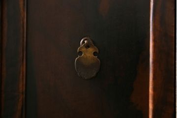 アンティーク家具　古民具　総黒柿材　こだわりの和の空間づくりにおすすめな茶箪笥(茶棚、戸棚、収納棚)