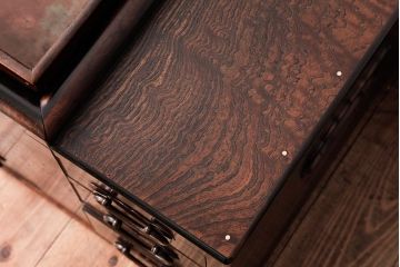 アンティーク雑貨　和製アンティーク　ケヤキ玉杢材　意匠を凝らした長火鉢(手あぶり)