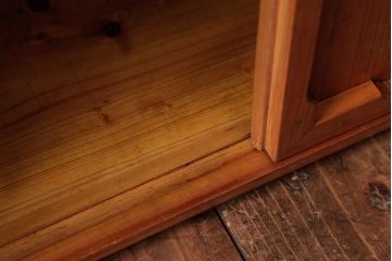 アンティーク雑貨　古民具　ヒノキ材　あたたかな木味のスライド式の扉付き木箱(収納箱)