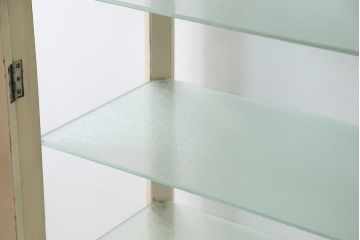 レトロ家具　昭和レトロ　4面ガラス　味わいのあるオリジナルペイントのケビントガラスケース(陳列棚、ショーケース、飾り棚)