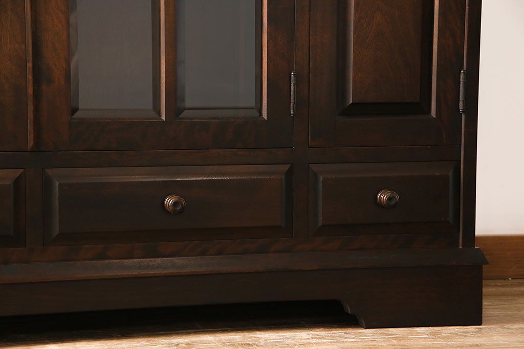 中古　北海道民芸家具　#138　落ち着いた色味のサイドボード(収納棚、戸棚)(1)