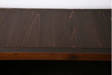 レトロ家具　和製アンティーク　レトロ　古い木の質感が味わい深いシンプルな飾り棚(陳列棚)