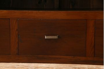 レトロ家具　和製アンティーク　レトロ　古い木の質感が味わい深いシンプルな飾り棚(陳列棚)