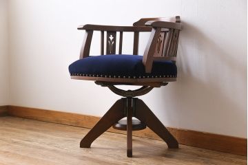アンティーク家具　大正ロマン　ナラ材　上品な透かし彫りのドクターチェア(回転椅子、アームチェア)