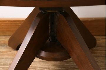 アンティーク家具　大正ロマン　ナラ材　上品な透かし彫りのドクターチェア(回転椅子、アームチェア)