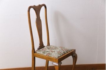 アンティーク家具　フランスアンティーク　バーチ材　シックな花柄の座面のダイニングチェア(ワークチェア、椅子)(1)