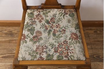 アンティーク家具　フランスアンティーク　バーチ材　シックな花柄の座面のダイニングチェア(ワークチェア、椅子)(1)