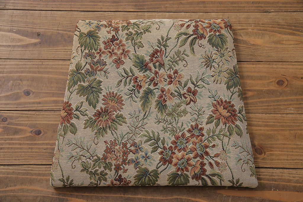 アンティーク家具　フランスアンティーク　バーチ材　シックな花柄の座面のダイニングチェア(ワークチェア、椅子)(1)