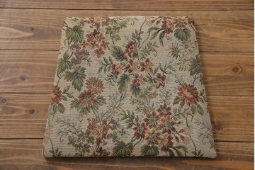 アンティーク家具　フランスアンティーク　バーチ材　シックな花柄の座面のダイニングチェア(ワークチェア、椅子)(1)