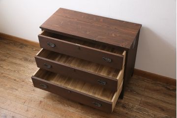 和製アンティーク　リメイク家具　草花モチーフの金具が上品な箪笥ローボード(テレビボード、衣装箪笥)