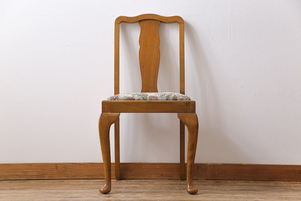 アンティーク家具　フランスアンティーク　バーチ材　上品でいて愛らしい雰囲気漂うダイニングチェア(ワークチェア、椅子)