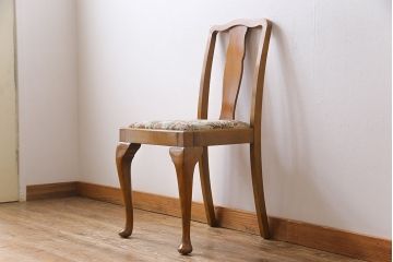 アンティーク家具　フランスアンティーク　バーチ材　上品でいて愛らしい雰囲気漂うダイニングチェア(ワークチェア、椅子)