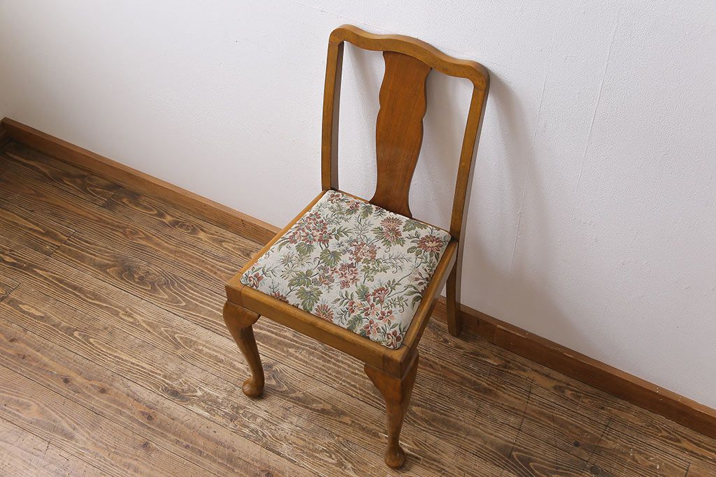 アンティーク家具　フランスアンティーク　バーチ材　上品でいて愛らしい雰囲気漂うダイニングチェア(ワークチェア、椅子)