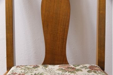 アンティーク家具　フランスアンティーク　バーチ材　上品でいて愛らしい雰囲気漂うダイニングチェア(ワークチェア、椅子)