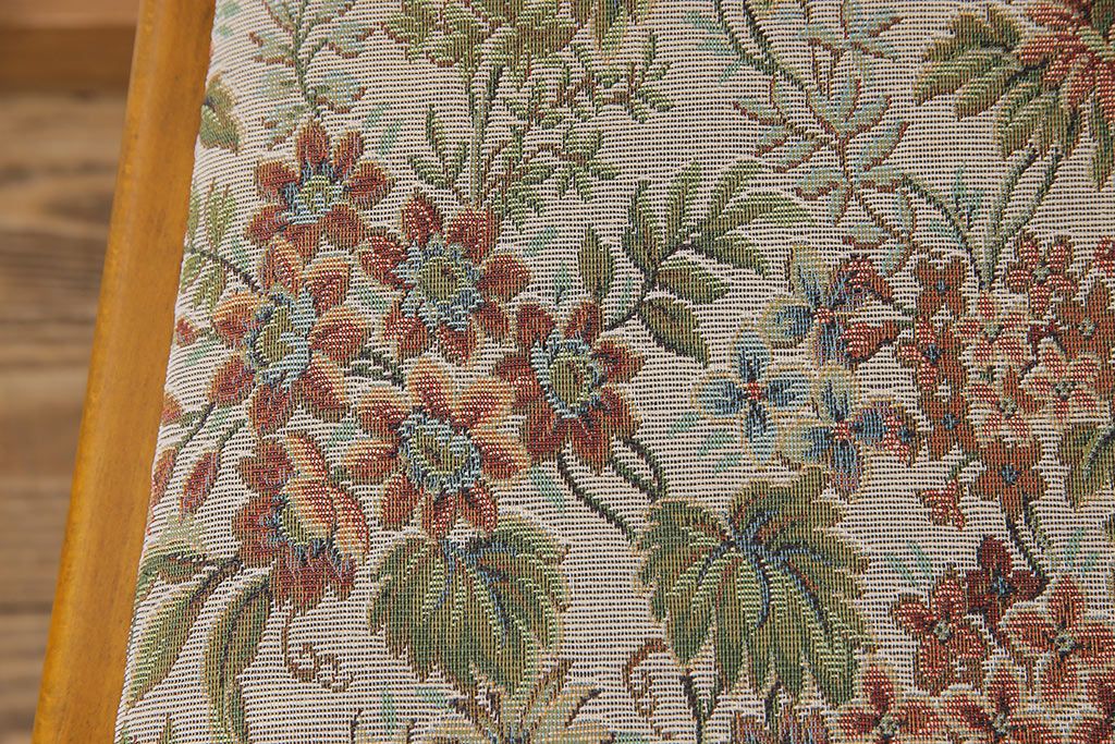 アンティーク家具　フランスアンティーク　バーチ材　上品でいて愛らしい雰囲気漂うダイニングチェア(ワークチェア、椅子)