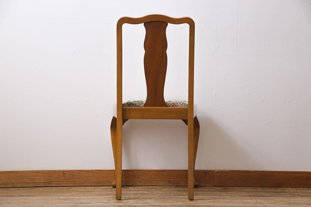 アンティーク家具　フランスアンティーク　バーチ材　上品でいて愛らしい雰囲気漂うダイニングチェア(ワークチェア、椅子)