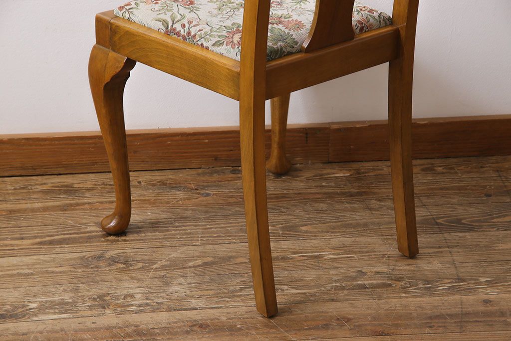 アンティーク家具　フランスアンティーク　バーチ材　上品でいて愛らしい雰囲気漂うダイニングチェア(ワークチェア、椅子)