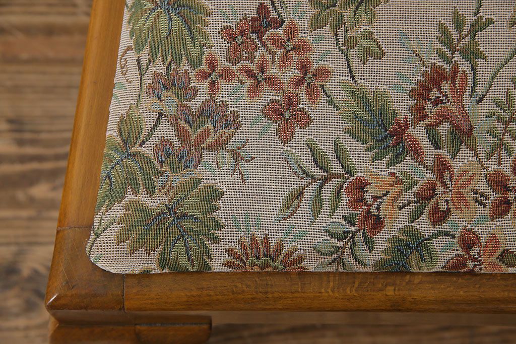 アンティーク家具　フランスアンティーク　バーチ材　上品でいて愛らしい雰囲気漂うダイニングチェア(ワークチェア、椅子)(1)