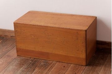 アンティーク雑貨　昭和レトロ　大きな積み木【長方形・大】(スツール、飾り台、花台、ディスプレイ雑貨)(1)