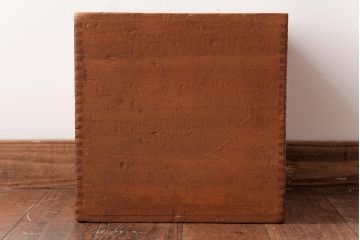 アンティーク雑貨　昭和レトロ　キューブ型の大きな積み木【立方体・大】(スツール、飾り台、花台、ディスプレイ雑貨)