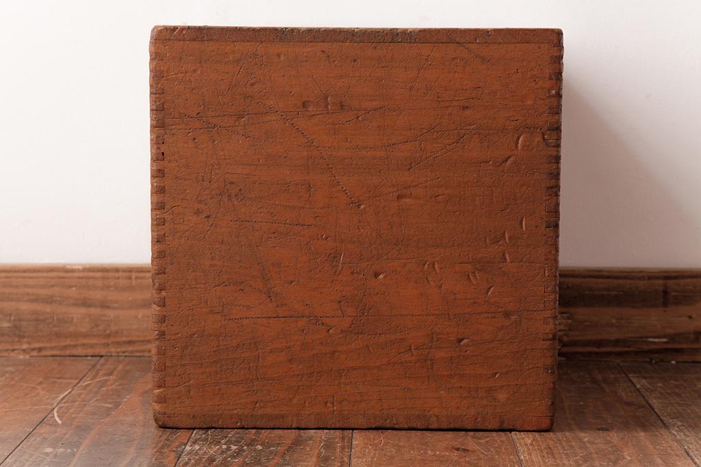 アンティーク雑貨　昭和レトロ　キューブ型の大きな積み木【立方体・大】(スツール、飾り台、花台、ディスプレイ雑貨)(2)